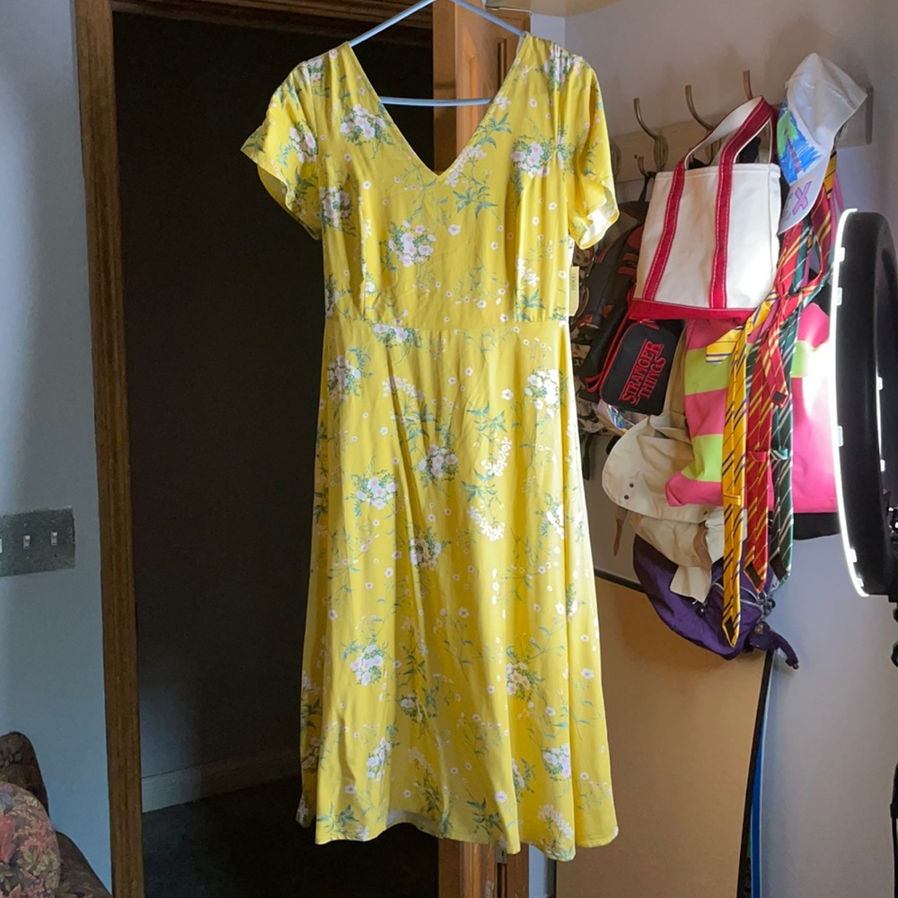 New Old Navy Yellow Floral Tea Length Dress